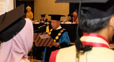 wisuda ke-60 2